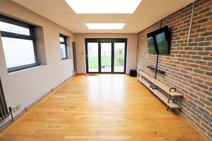 Photo 21- click for photo gallery